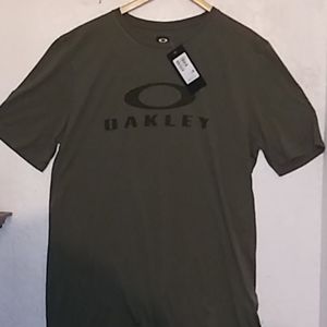 Men's Oakley Tee Shirt